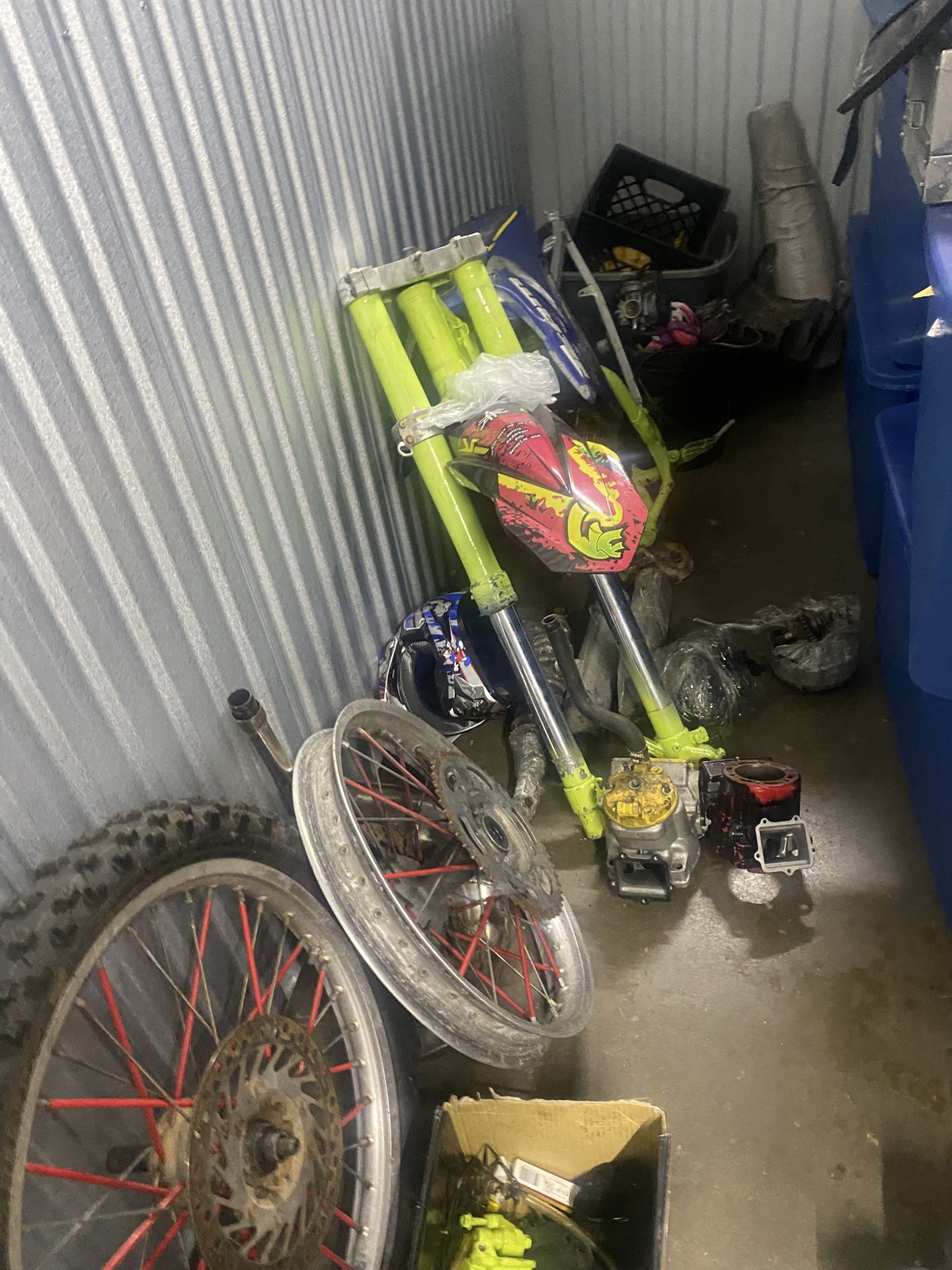 2009 Yz 250 FULL PART OUT ‘ Gas Tank Rims Forks Cylinders Piston And More!!!! 
