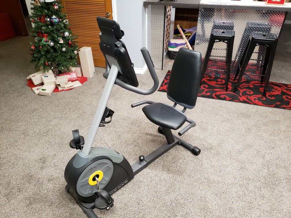 Stationary recumbent exercise bike Golds Gym 400 Ri