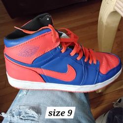 Air Jordan 1 Knicks (very rare) Size 9