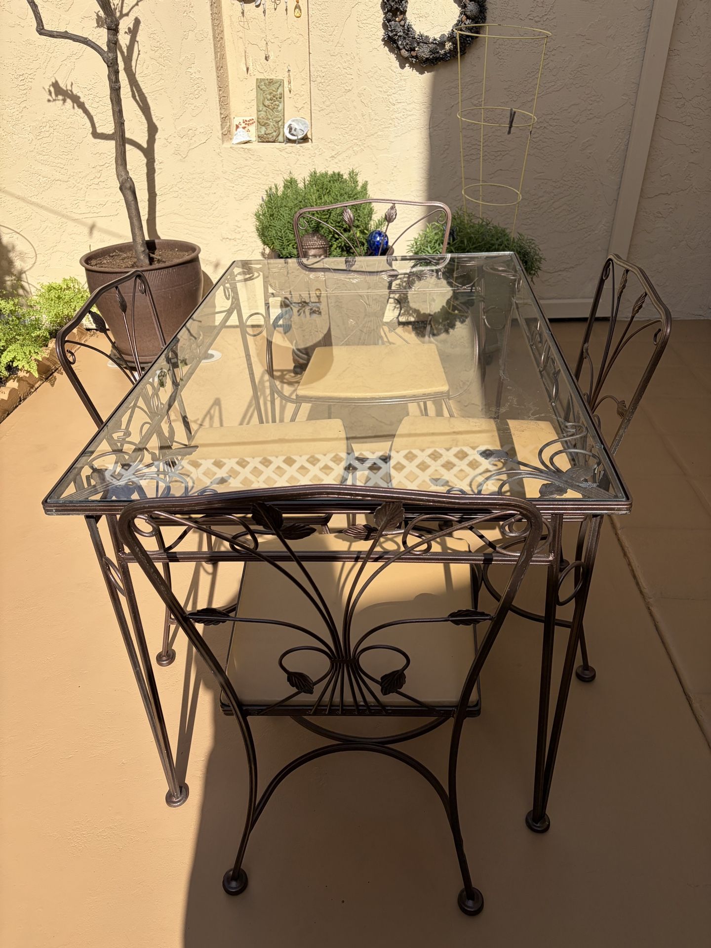 Vintage Meadowcraft Table & Four Chairs