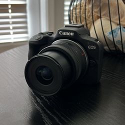 Canon EOS R50 RF-S18-45mm