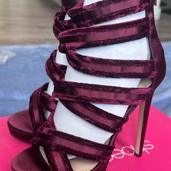Shoe Dazzle Burgundy Heels in the name “Paislee”
