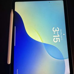 Apple I pad Air4 with Apple Pen and charger and screen protector