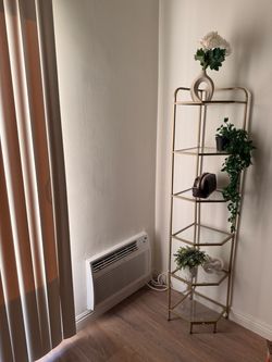 Corner shelf stand