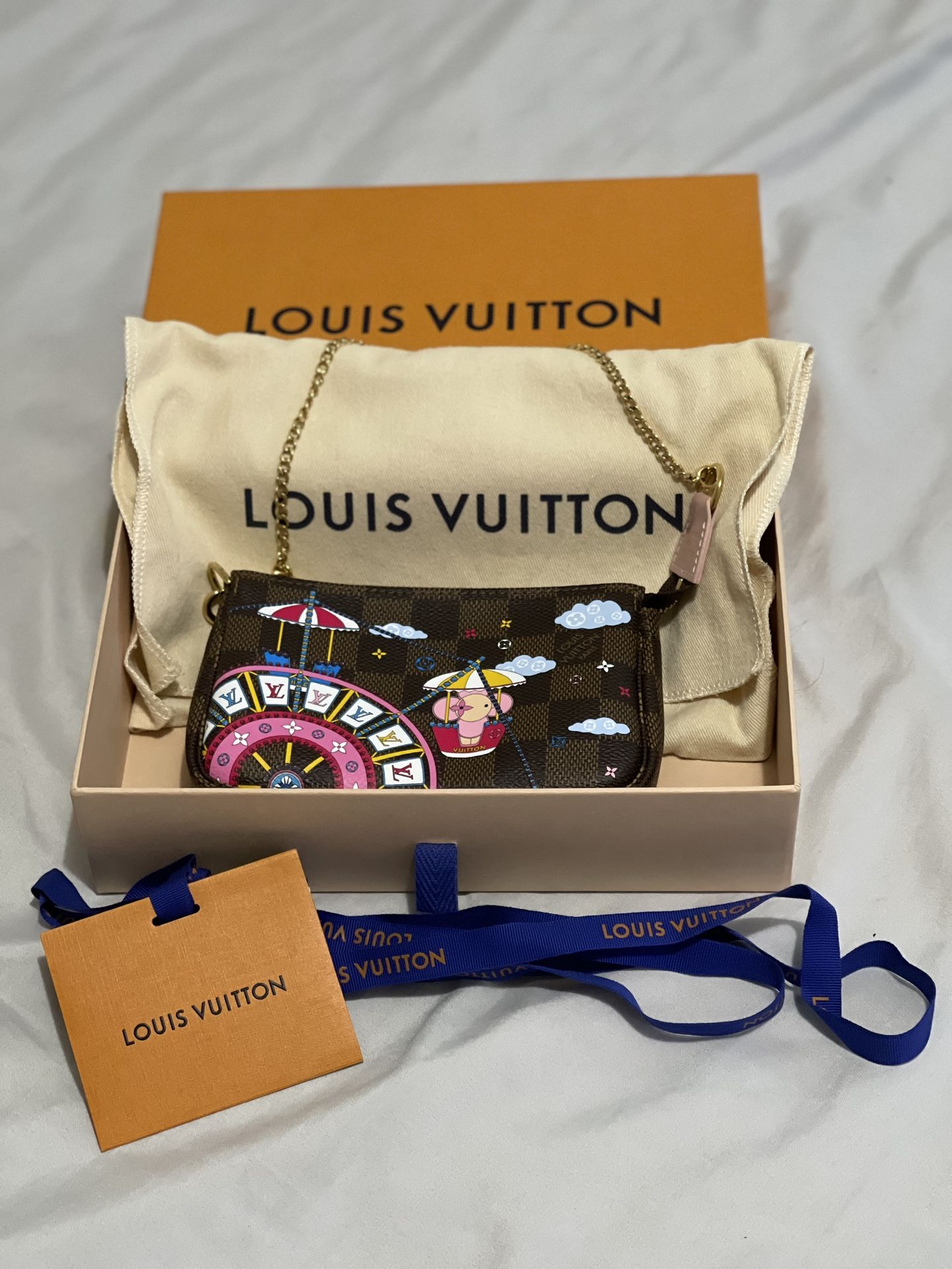 AUTH Louis Vuitton Holiday 2020 Mini Pochette Pouch Vivienne Holiday Limited new