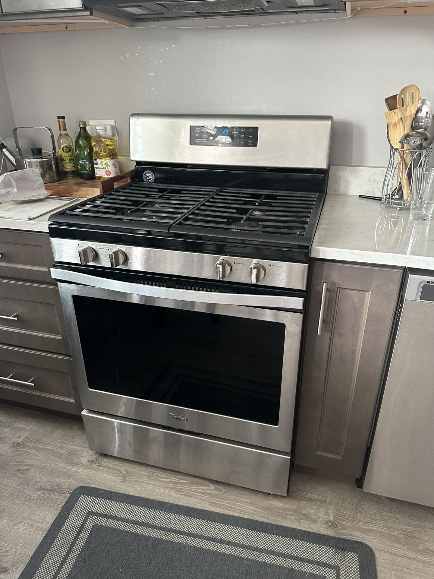 5 Years Old whirlpool Range