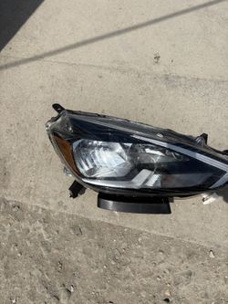 16-18 Nissan Sentra Headlight RH
