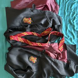 Gryffindor Robe (Universal Studios Style) – Size M & XL Available
