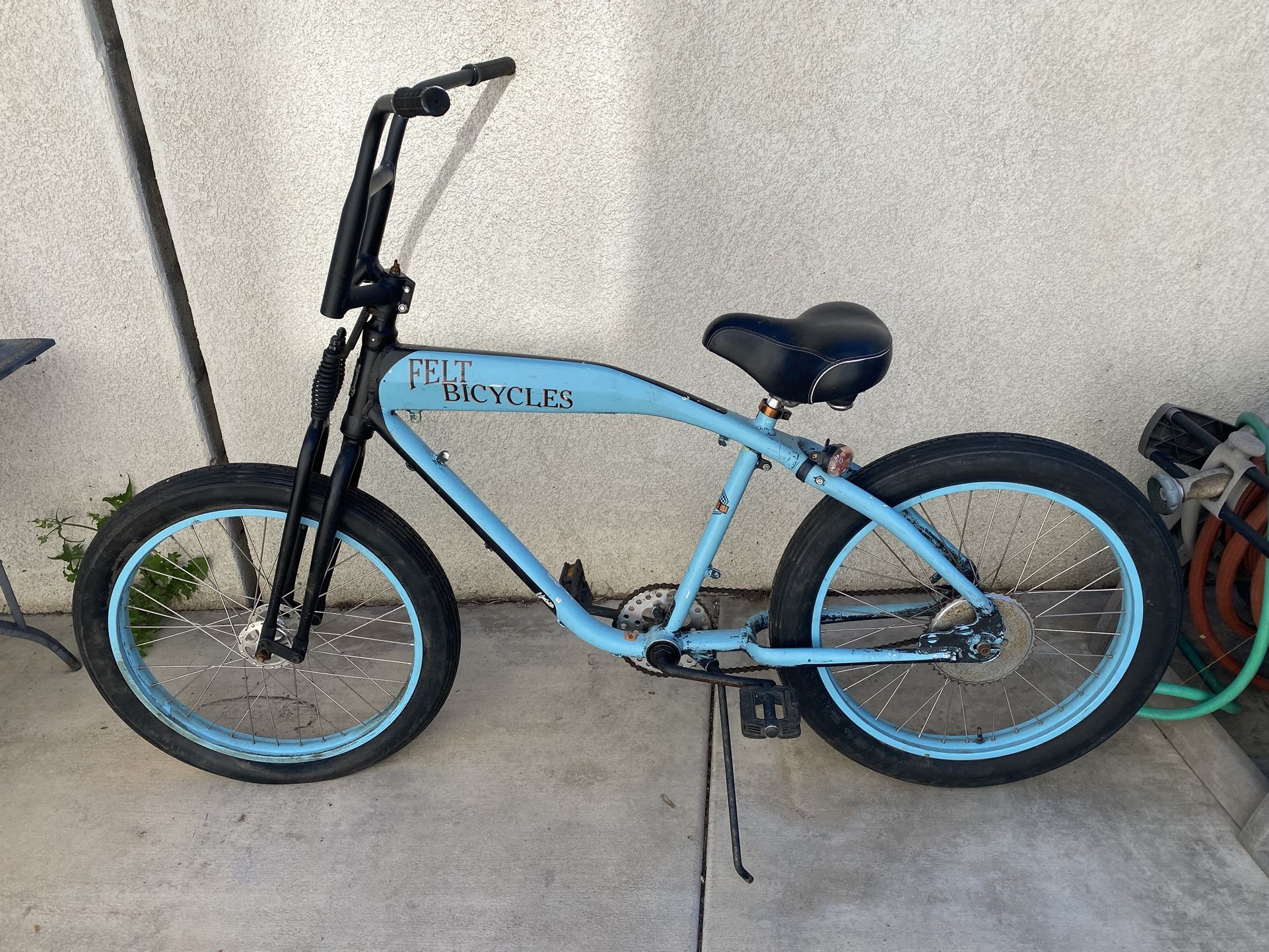 24in FELT cruiser bike $250