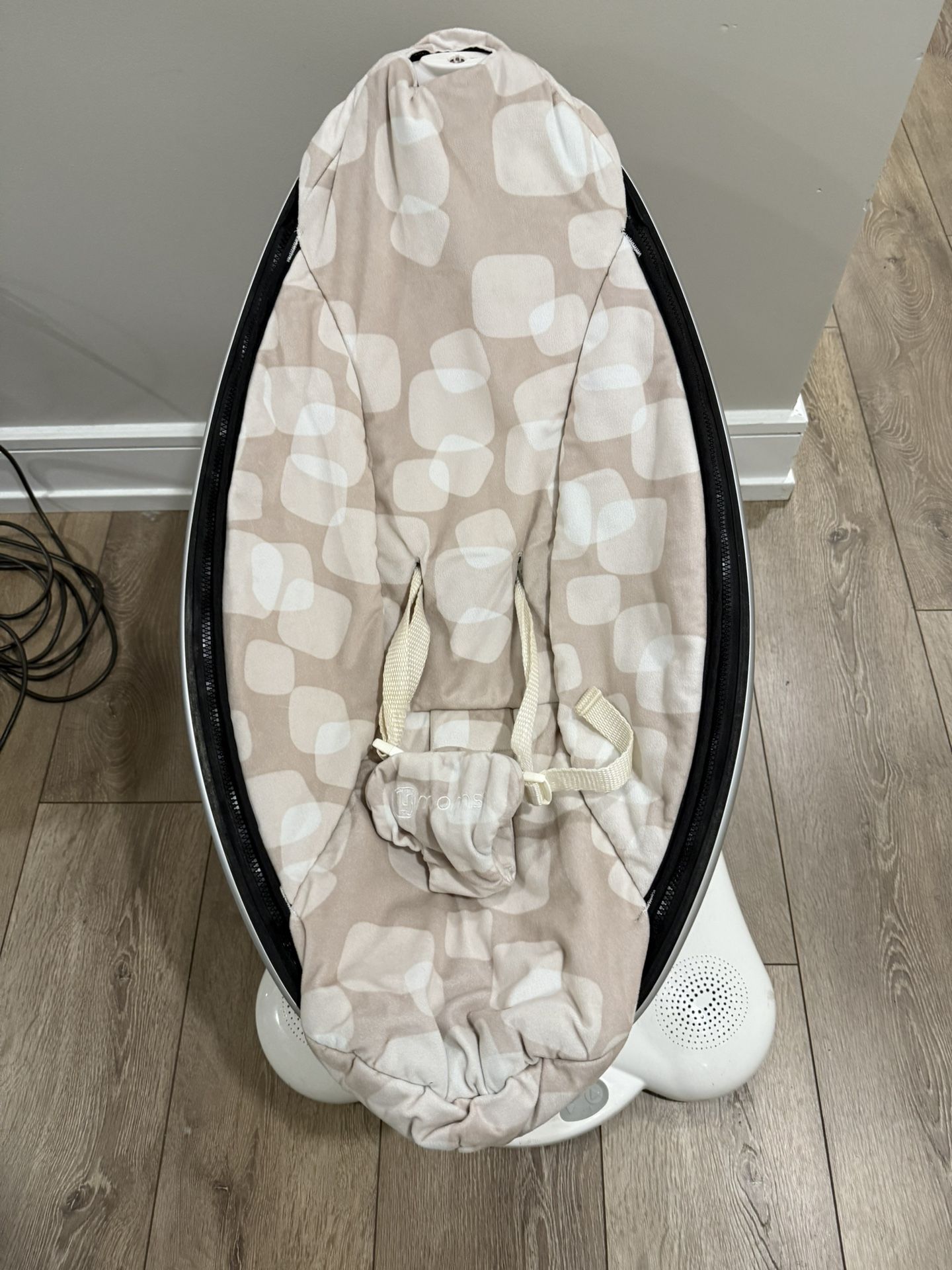4moms mamaRoo Baby Swing/Rocker – Works Great – Pickup in Westfield, NJ Price: $35