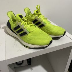 Adidas Ultraboost 22 130$