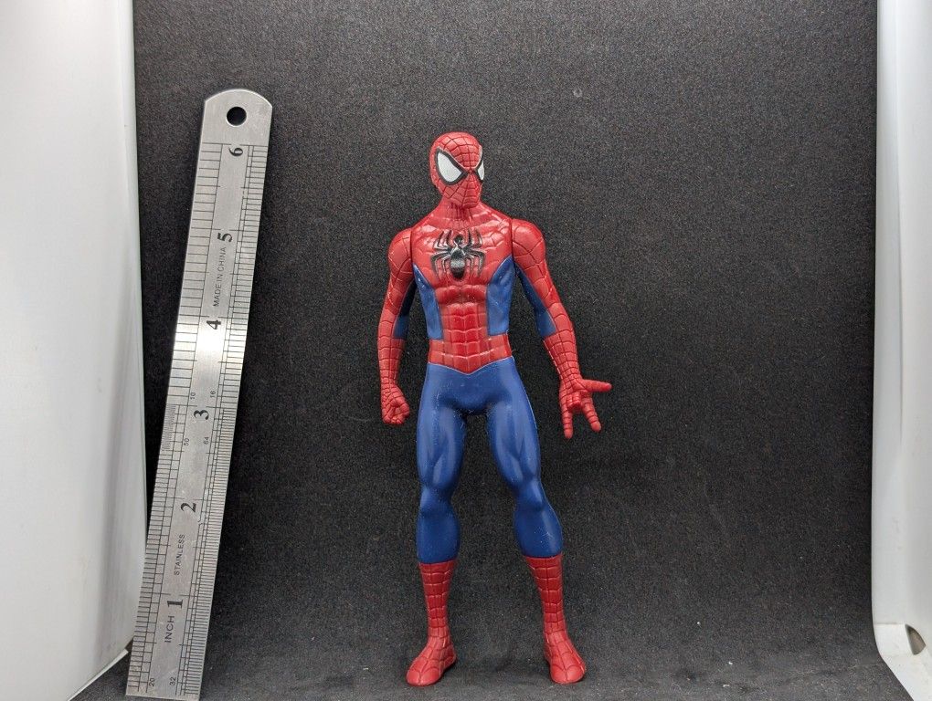 2015 MARVEL HASBRO 6 INCH SPIDERMAN FIGURE