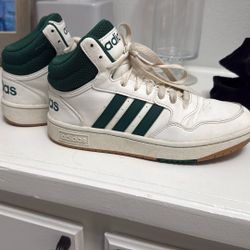 Adidas hoops 3.0 Kids Size 4