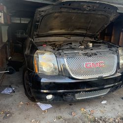 2012 GMC Yukon Denali 6.2L AWD – PARTS ONLY – AS IS