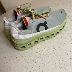 Qc Shoes Size 9 Womans 