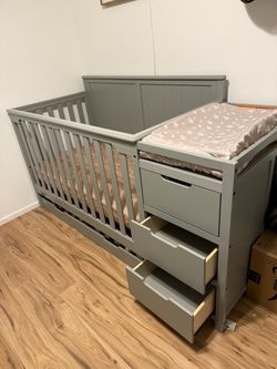 Graco Hadley crib + changing table