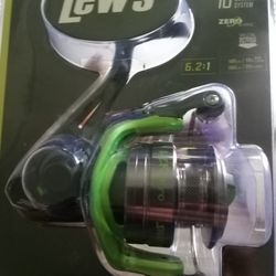 Lew's Spinning Reel Green And Black Valued At $89.00 I'll Take $50.00 For It never Been Open 