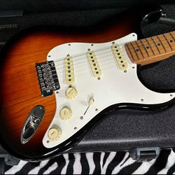 $2099 Fender American Professional II Stratocaster Limited FSR Electric Guitar Sunburst Roasted Maple Neck NEW