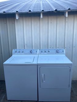 GE WASHER AND. DRYER. SET.