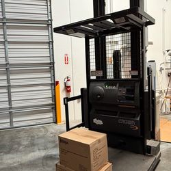 2009 Crown Order Picker