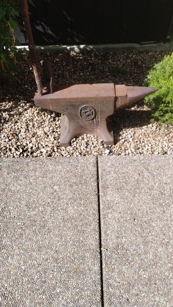 "Arm & Hammer" 1943 Anvil