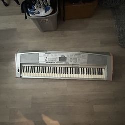Yamaha Piano with piano bench and piano stand