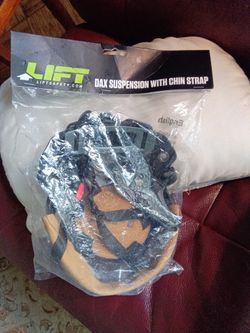 Lift Dax suspension with chin strap