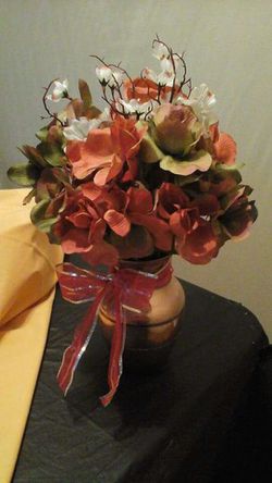 Flower arrangements centerpiece