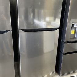 Lg 30” Wide Top Freezer Refrigerator - 20 Cu