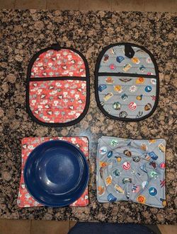 Microwave Bowl Warmer And Oven Mitten