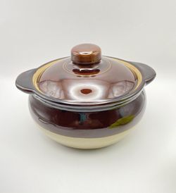 VTG MONMOUTH WESTERN STONEWARE TWO-TONED BEAN POT 9”x4” MAPLE LEAF MARK 