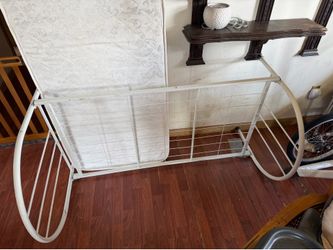 Toddler bed