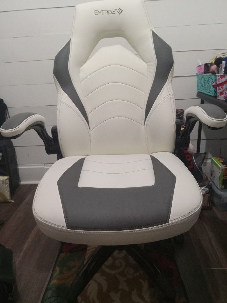 Gaming Chair Black n White Or Office