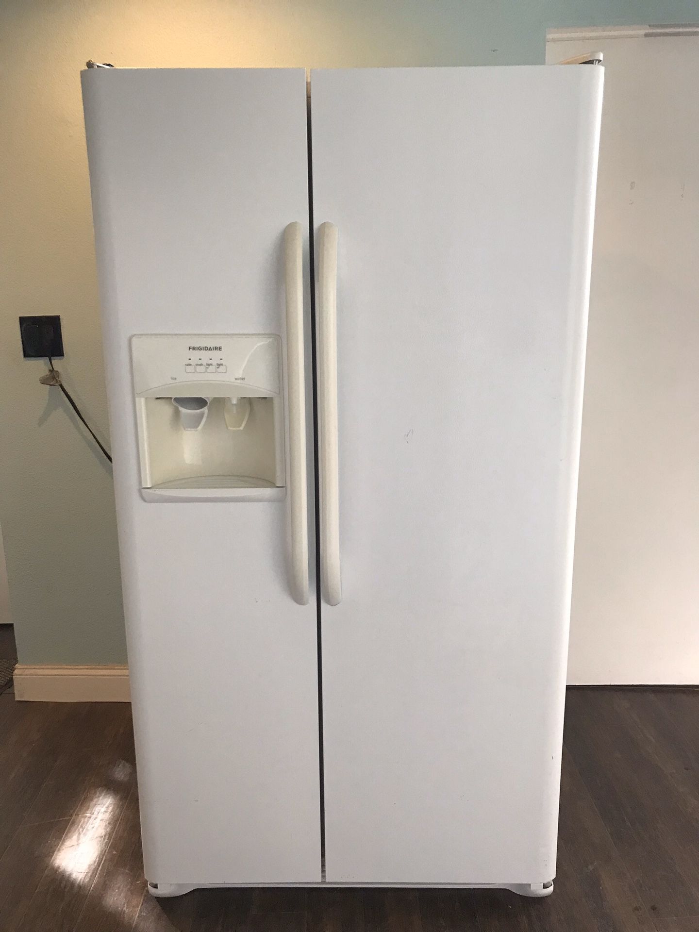 Frigidaire Refrigerator Side By Side