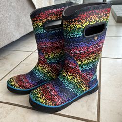 Bogs Rainbow Dots Rain Boots Size 5 Youth