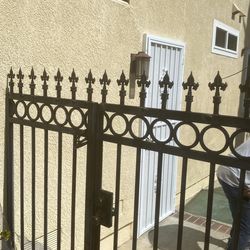 Screen Doors And Repairs
