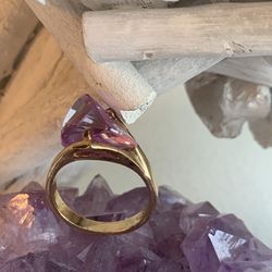 Vintage Purple stone ring, size 7, Great Condition