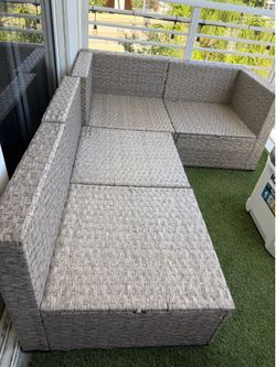 5 piece wicker patio set, table and extra chair