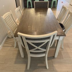 Dining Table, Chairs & Bench