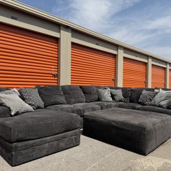 Huge Gray Sectional W Ottoman 