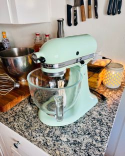 Artisan Tilt-Head Kitchenaid Stand Mixer - Pistachio Color