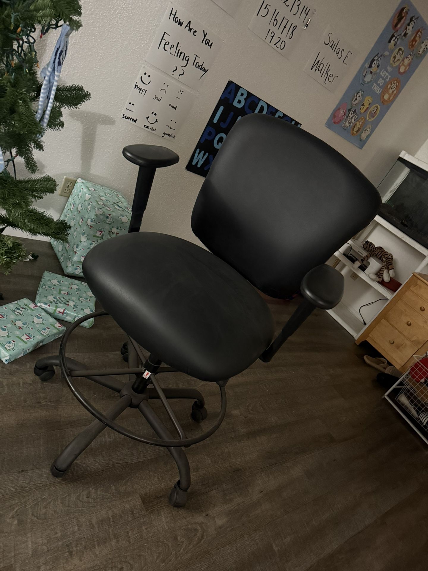 Comfortable Big Office Chair Like New