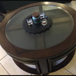 Coffee Table With 4 Ottomans