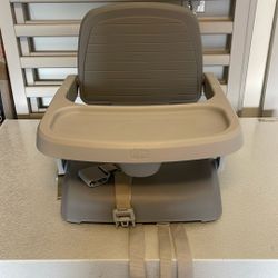 Travel highchair