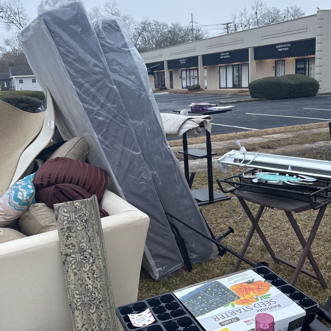 BRAND NEW TWIN MATTRESS/Box spring!!