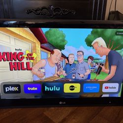 32" LG TV + Remote