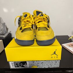 Lightening Jordan Retro 4 - Size 12