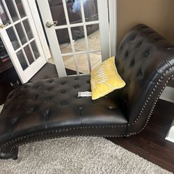 Lounging Chair ,Leather, Mint Condition 