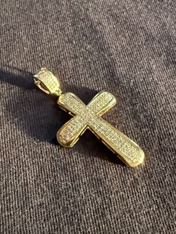 10k gold and diamond pendant w/ broken 10k chain