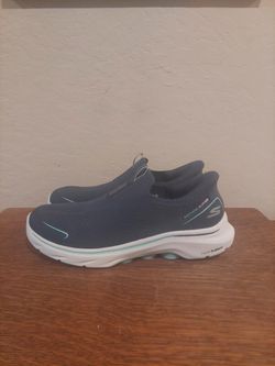 Skechers GOwalk Slip-Ins Air-Cooled Memory Foam Athletic Running Shoes 
Women's Size 8.5 
